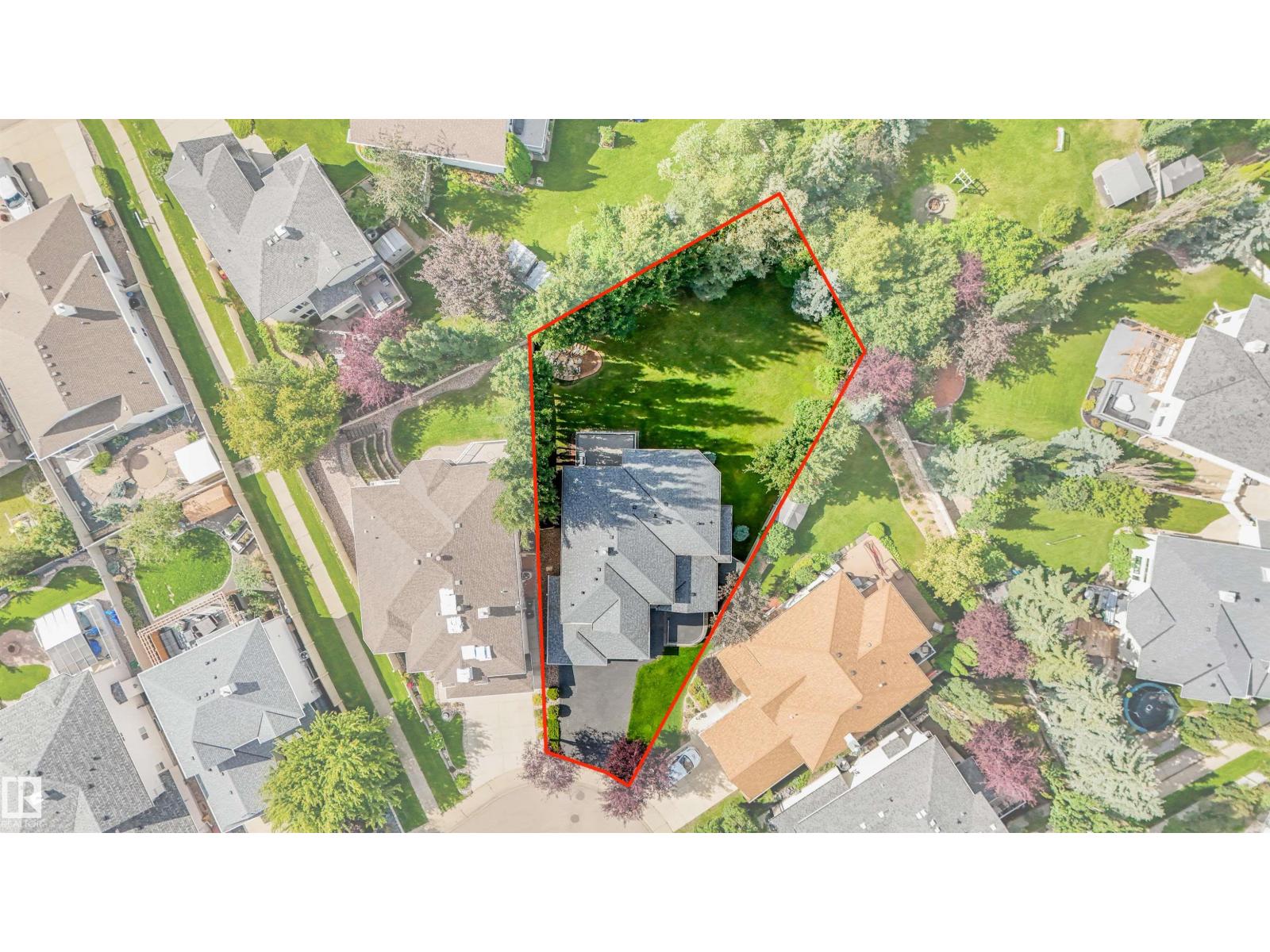 967 Lamb Crescent NW - Image 3