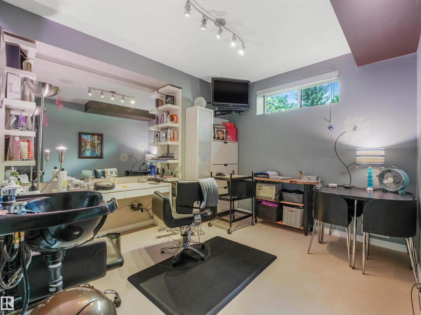967 Lamb Crescent NW - Image 56