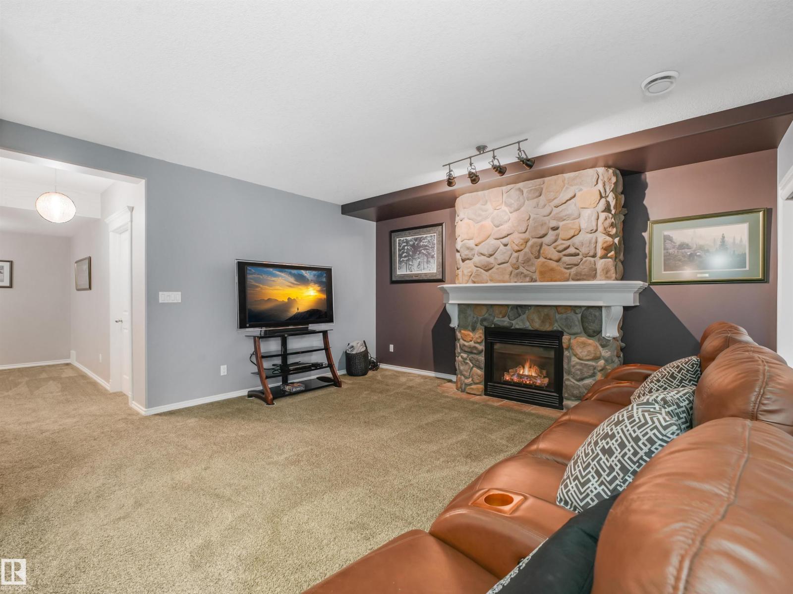 967 Lamb Crescent NW - Image 60