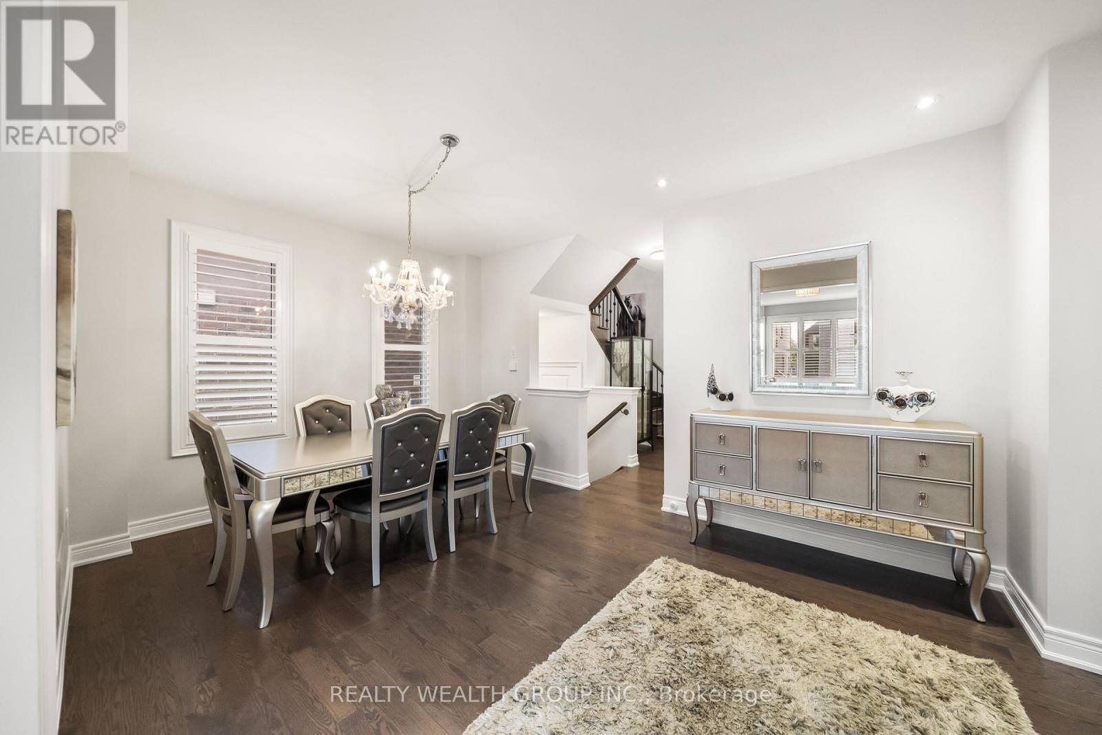 42 MONDIAL CRESCENT - 12