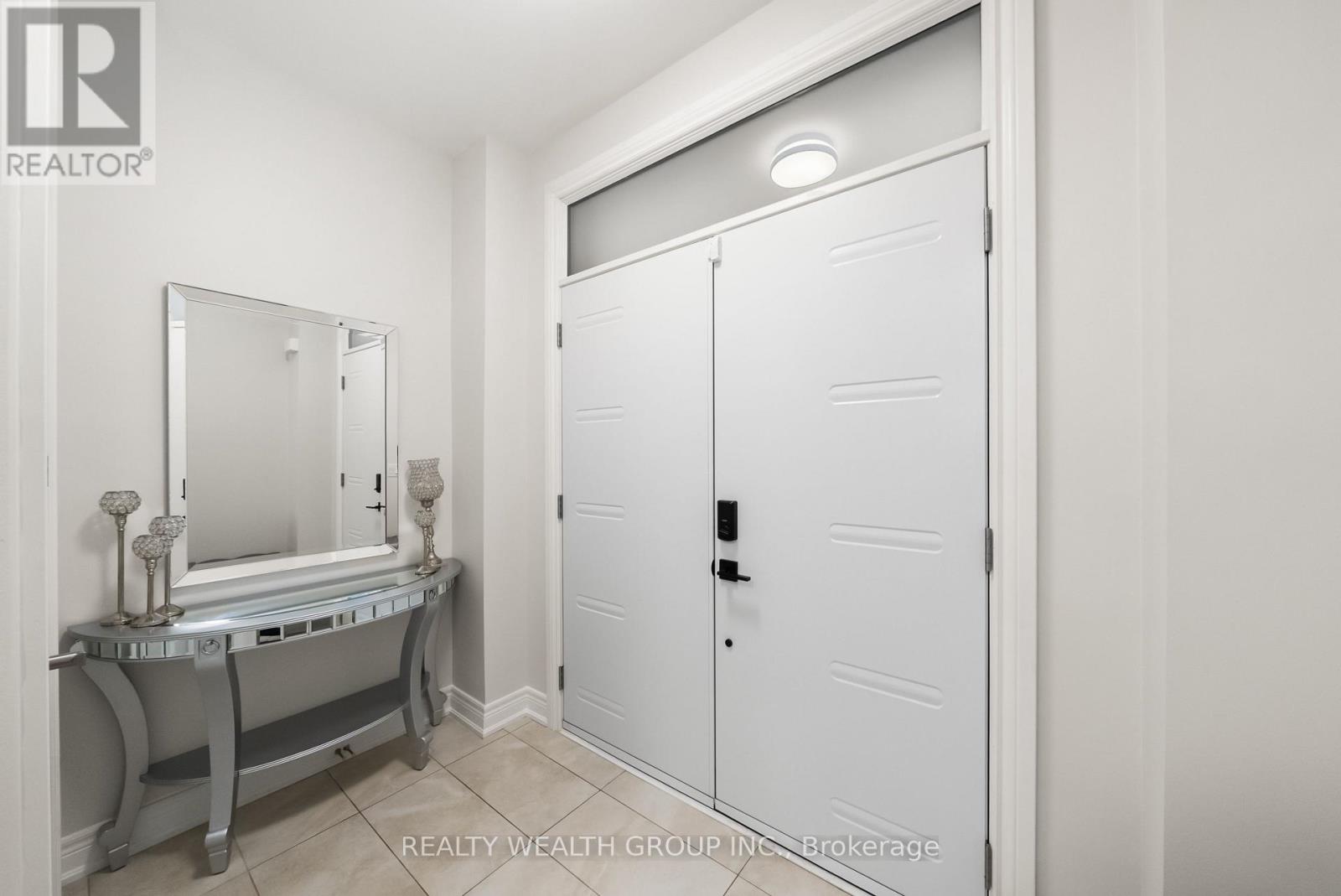 42 MONDIAL CRESCENT - 2
