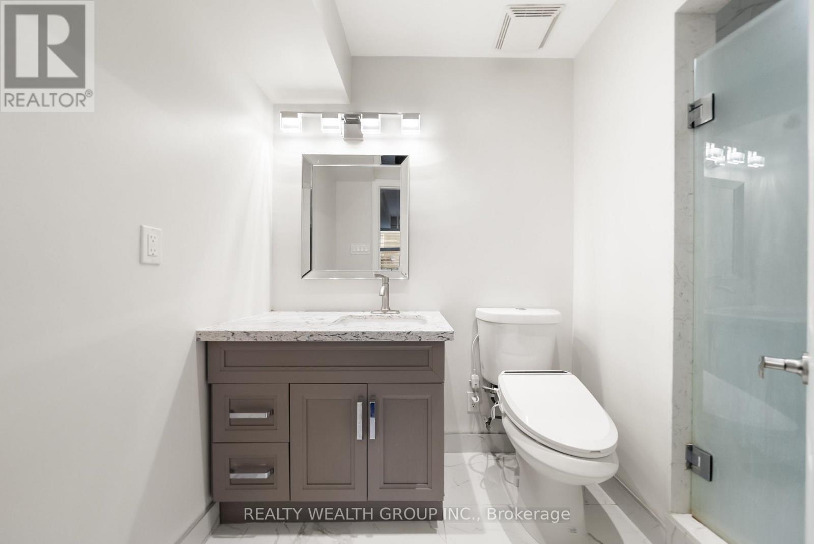 42 MONDIAL CRESCENT - 36