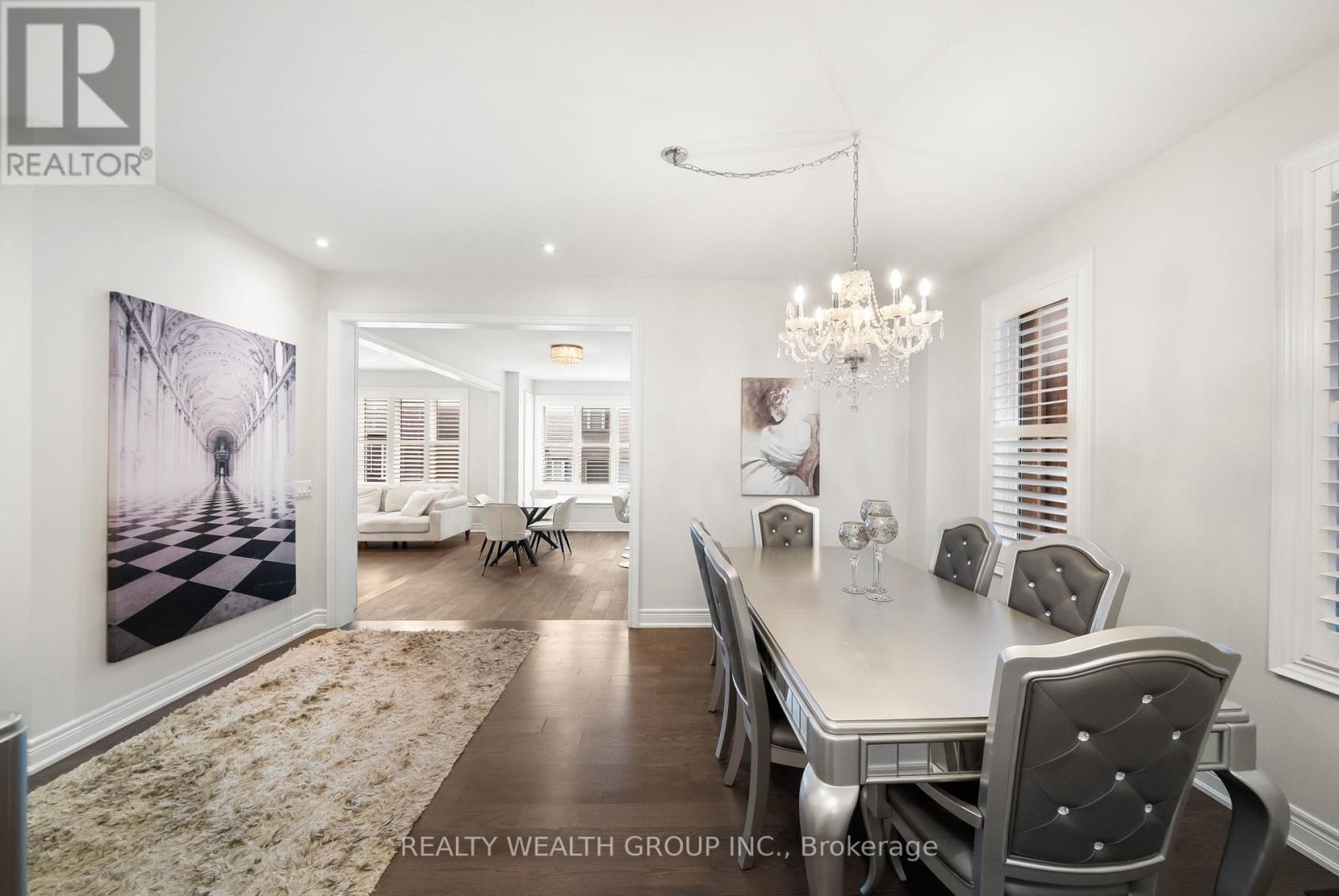 42 MONDIAL CRESCENT - 4