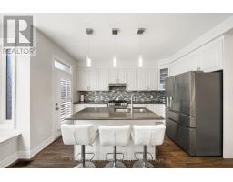42 Mondial Crescent, East Gwillimbury, ON L9N0S2 Photo 8