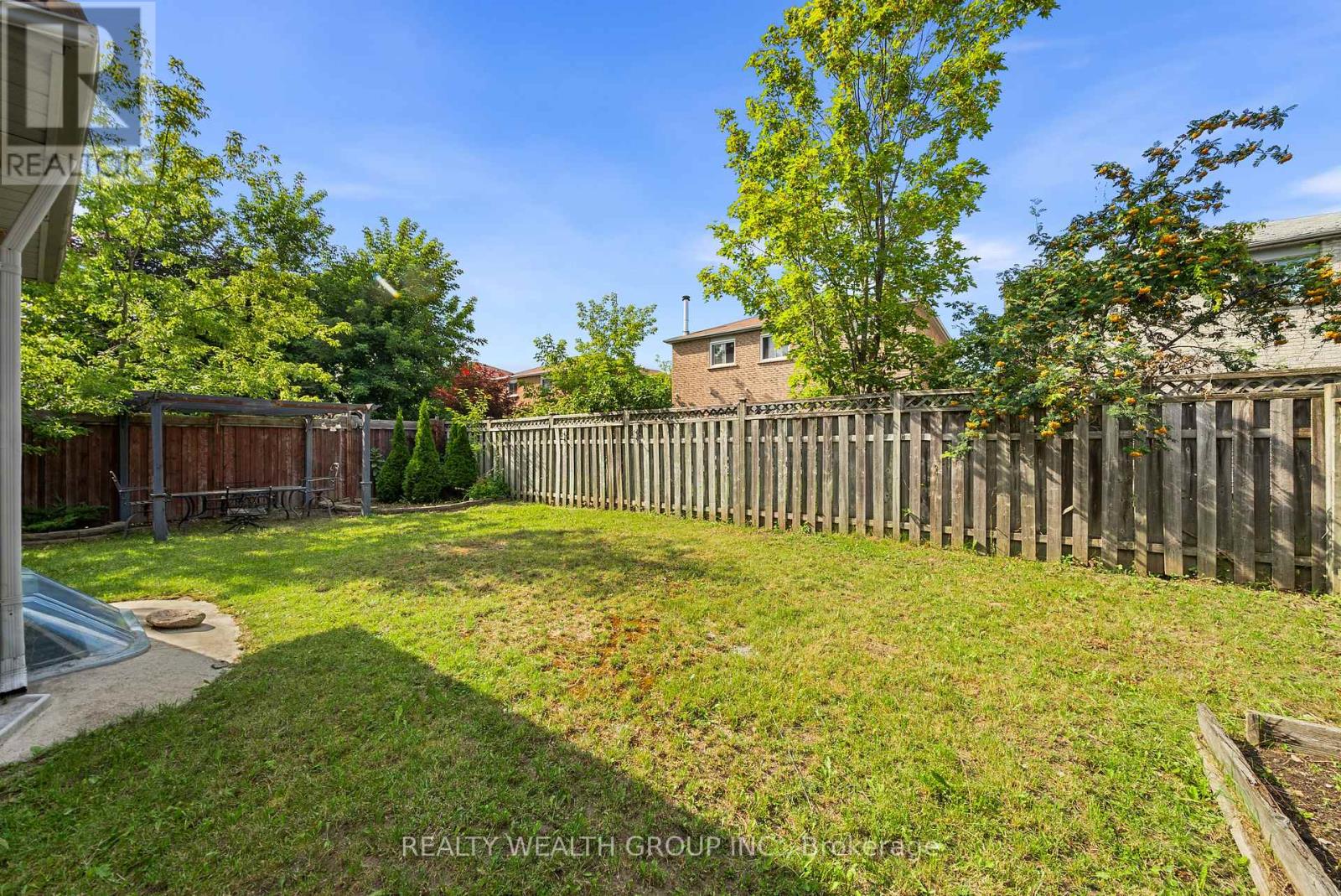 514 GROVE STREET E - 46