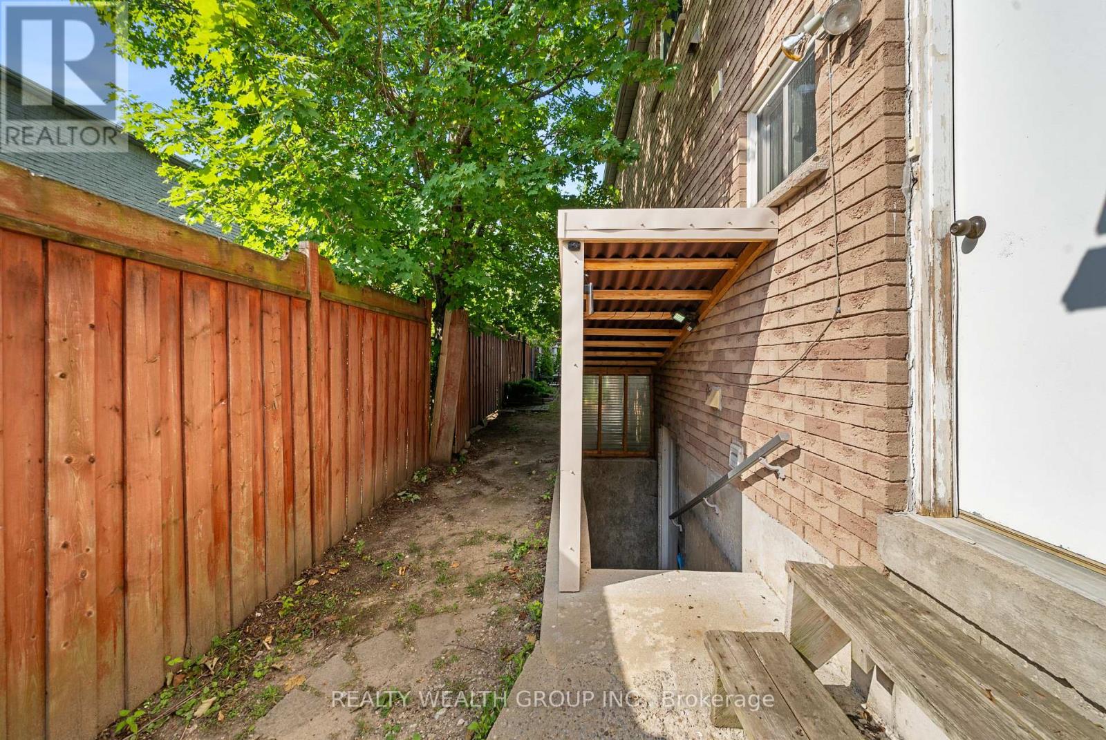 514 GROVE STREET E - 47