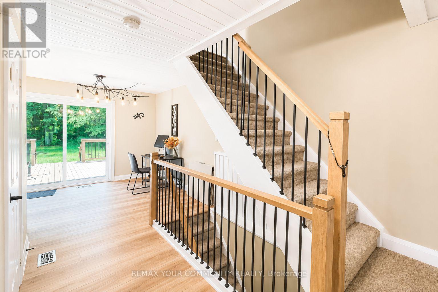 1138 SIESTA DRIVE - 12