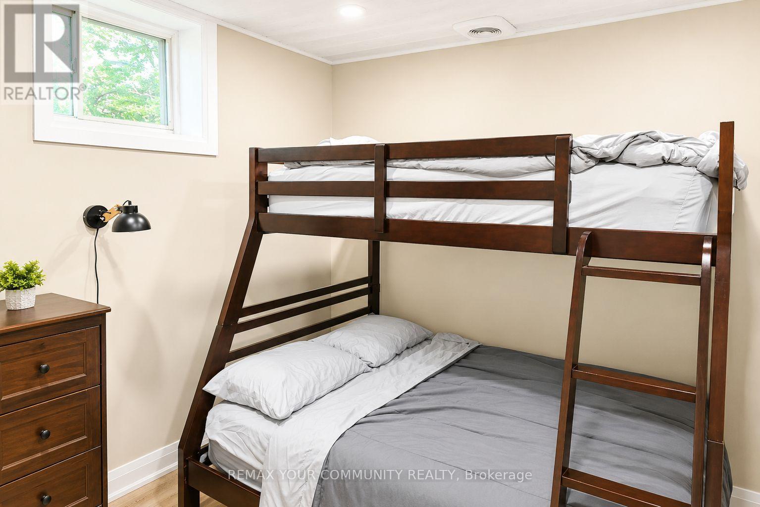 1138 SIESTA DRIVE - 23