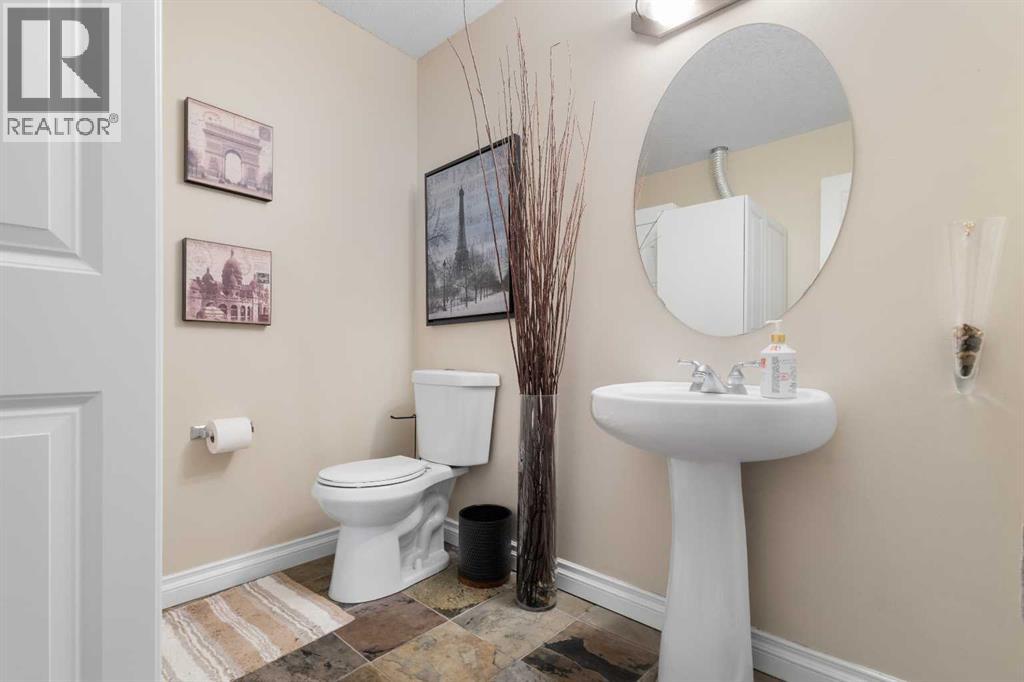 #304 8 Hemlock Crescent SW - 20