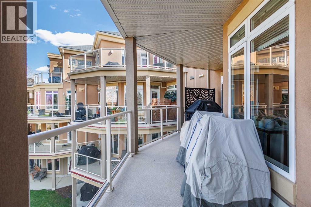 #304 8 Hemlock Crescent SW - 30