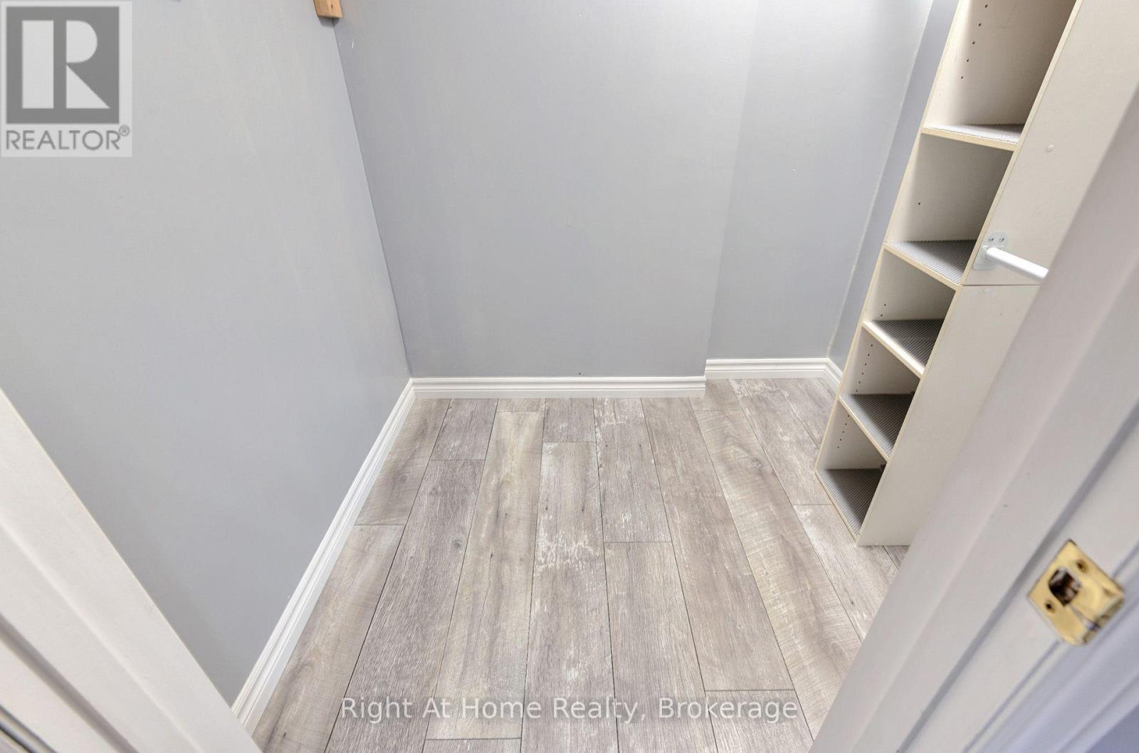 188 HILLSDALE AVENUE - 20