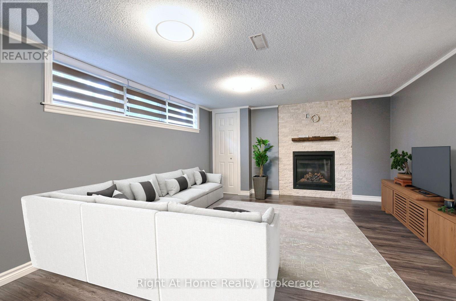 188 HILLSDALE AVENUE - 24