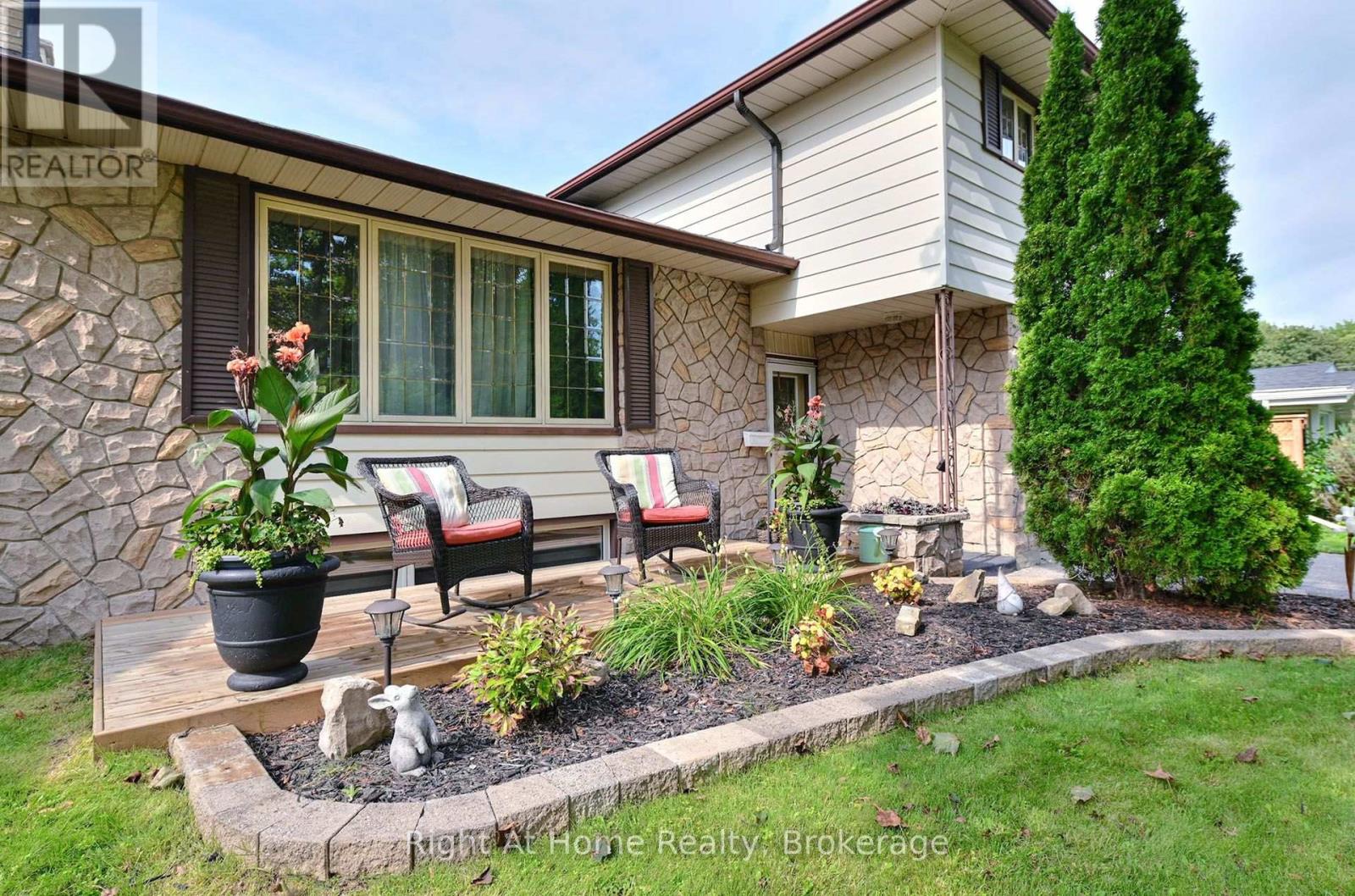 188 HILLSDALE AVENUE - 3