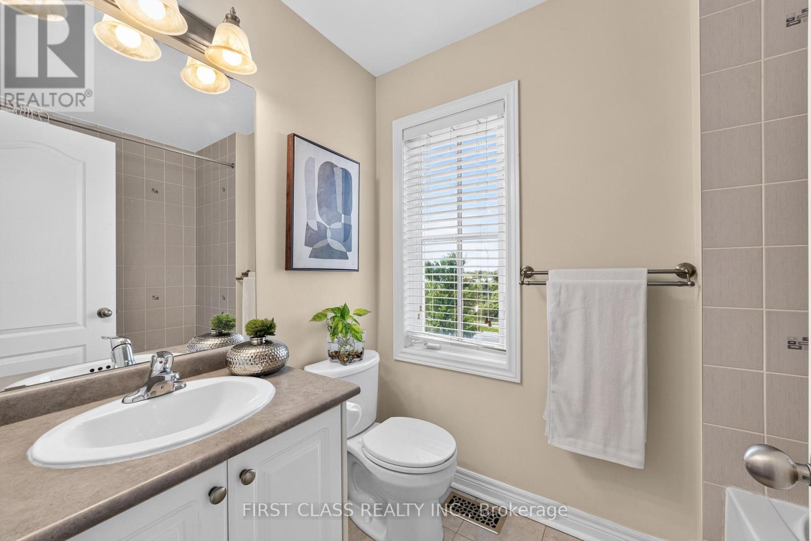 67 WALTER SCOTT CRESCENT - 34