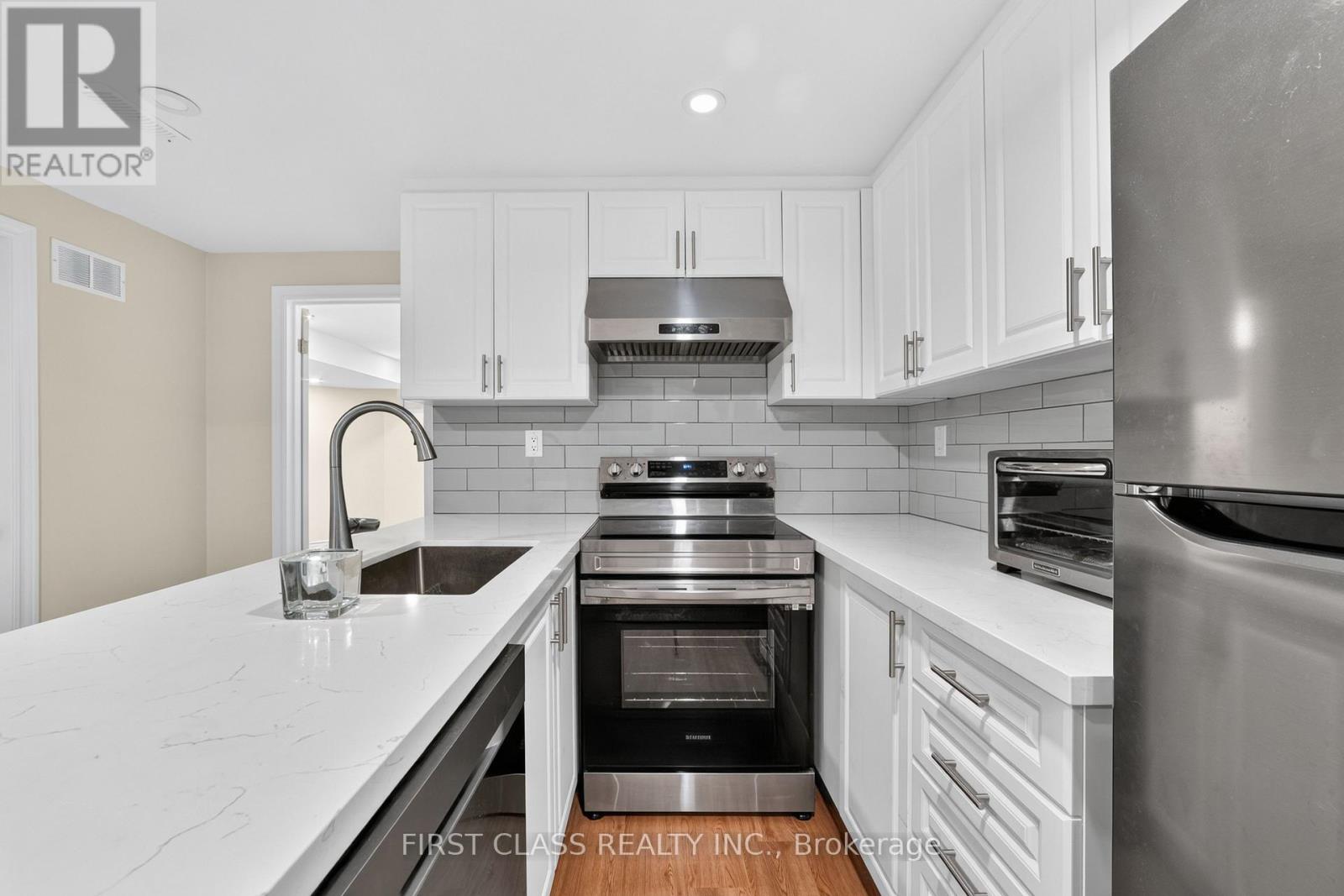 67 WALTER SCOTT CRESCENT - 37