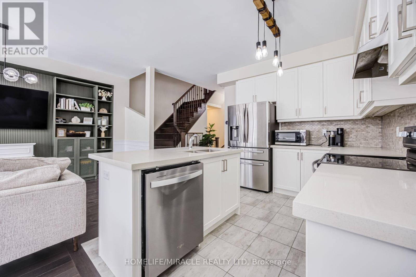 65 LORNE THOMAS PLACE - 25
