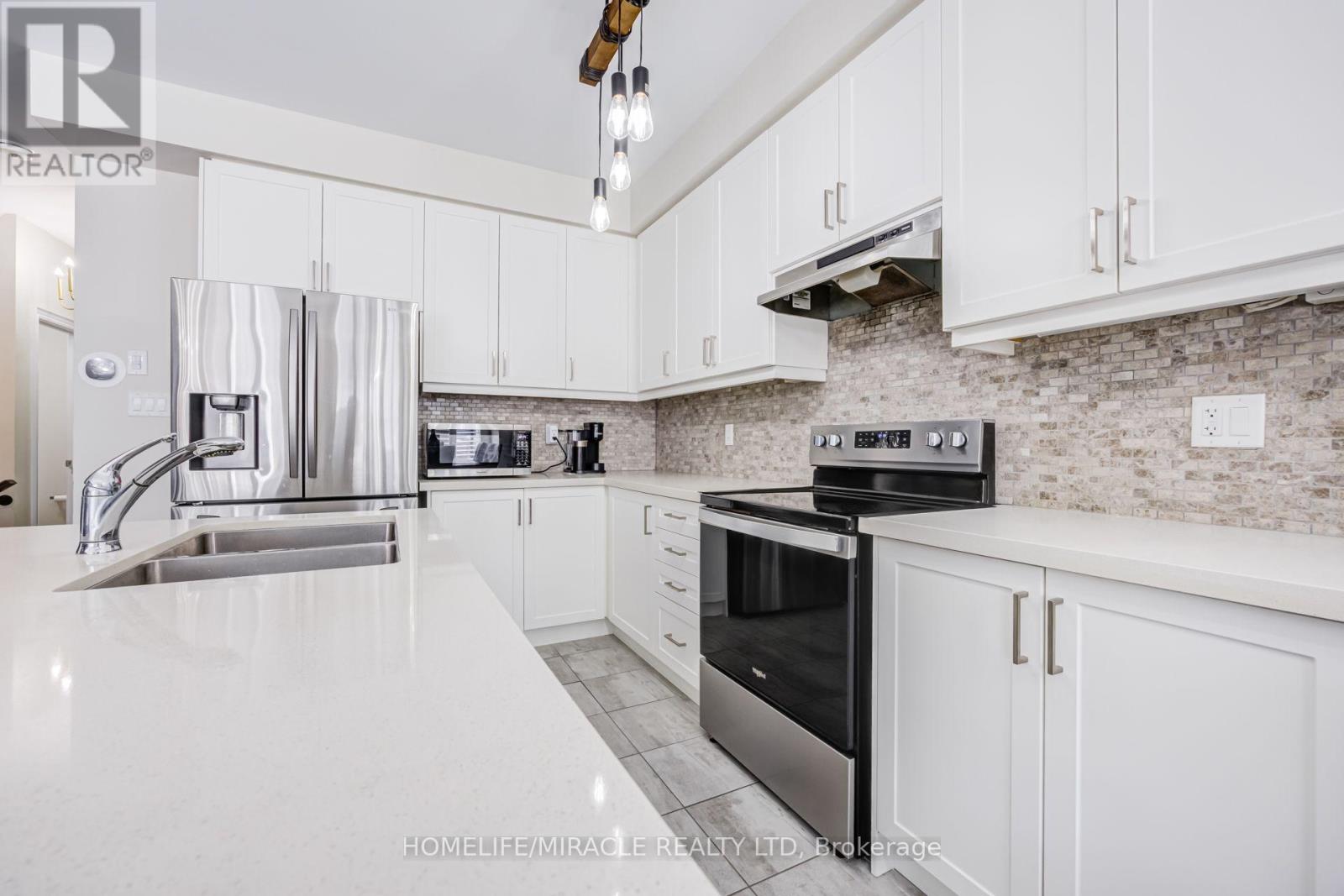65 LORNE THOMAS PLACE - 26