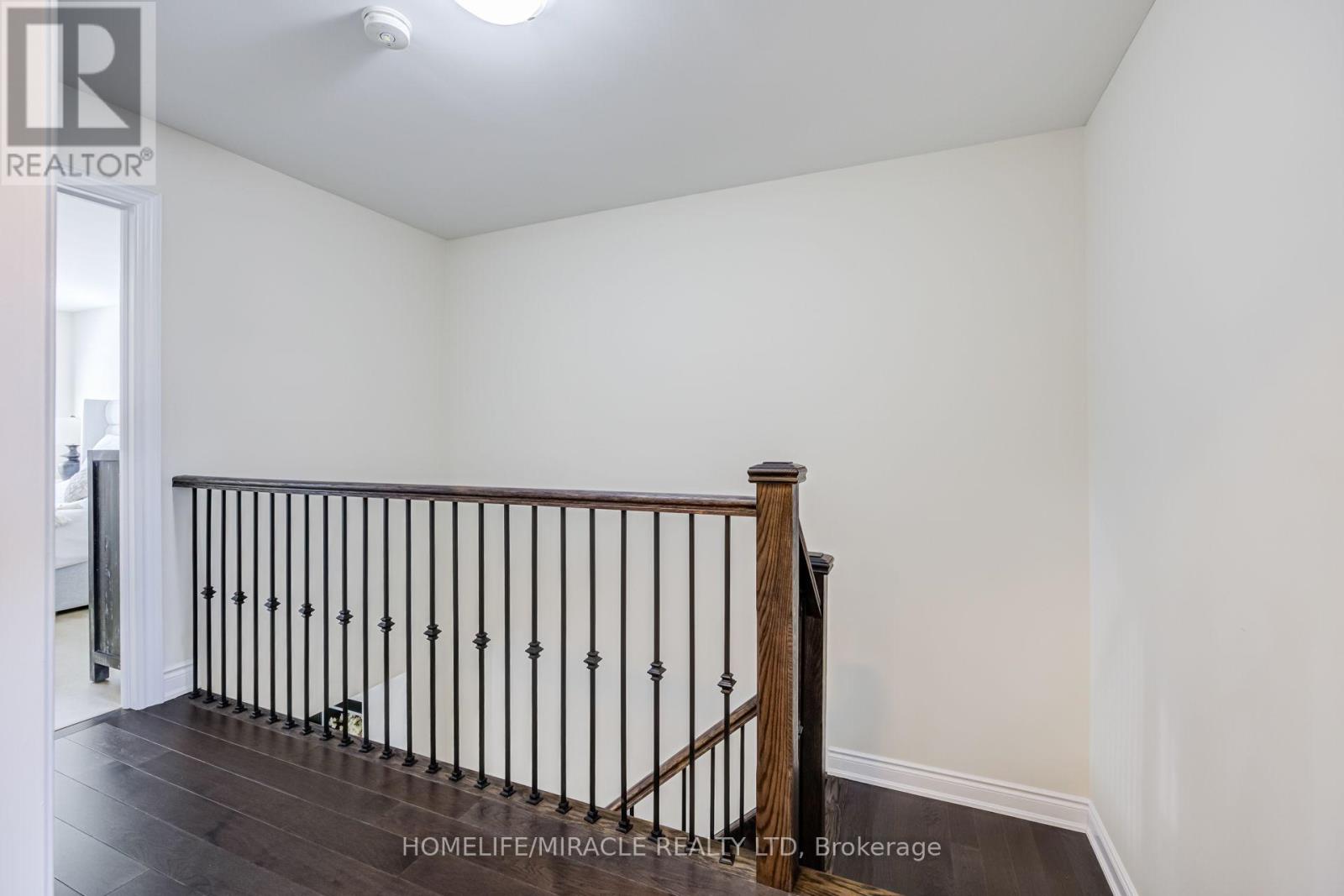 65 LORNE THOMAS PLACE - 28