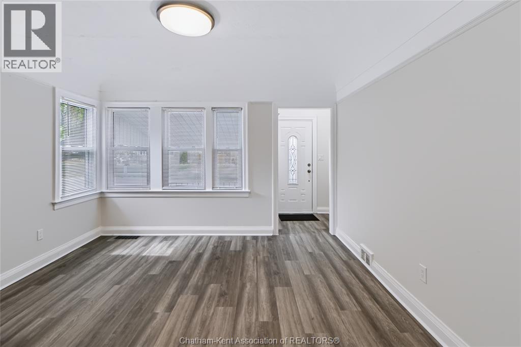 68 Tweedsmuir AVENUE East - Image 3