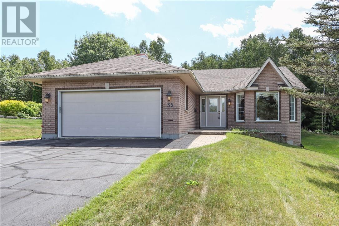 35 Bonnie Drive
