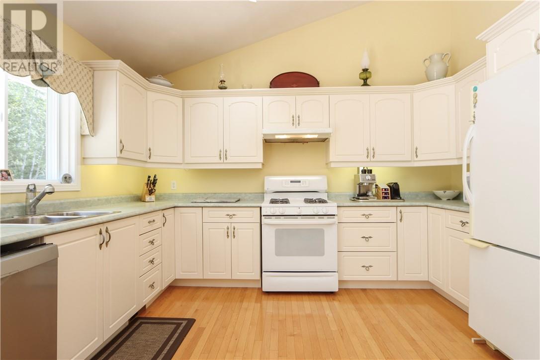 35 Bonnie Drive - Image 13