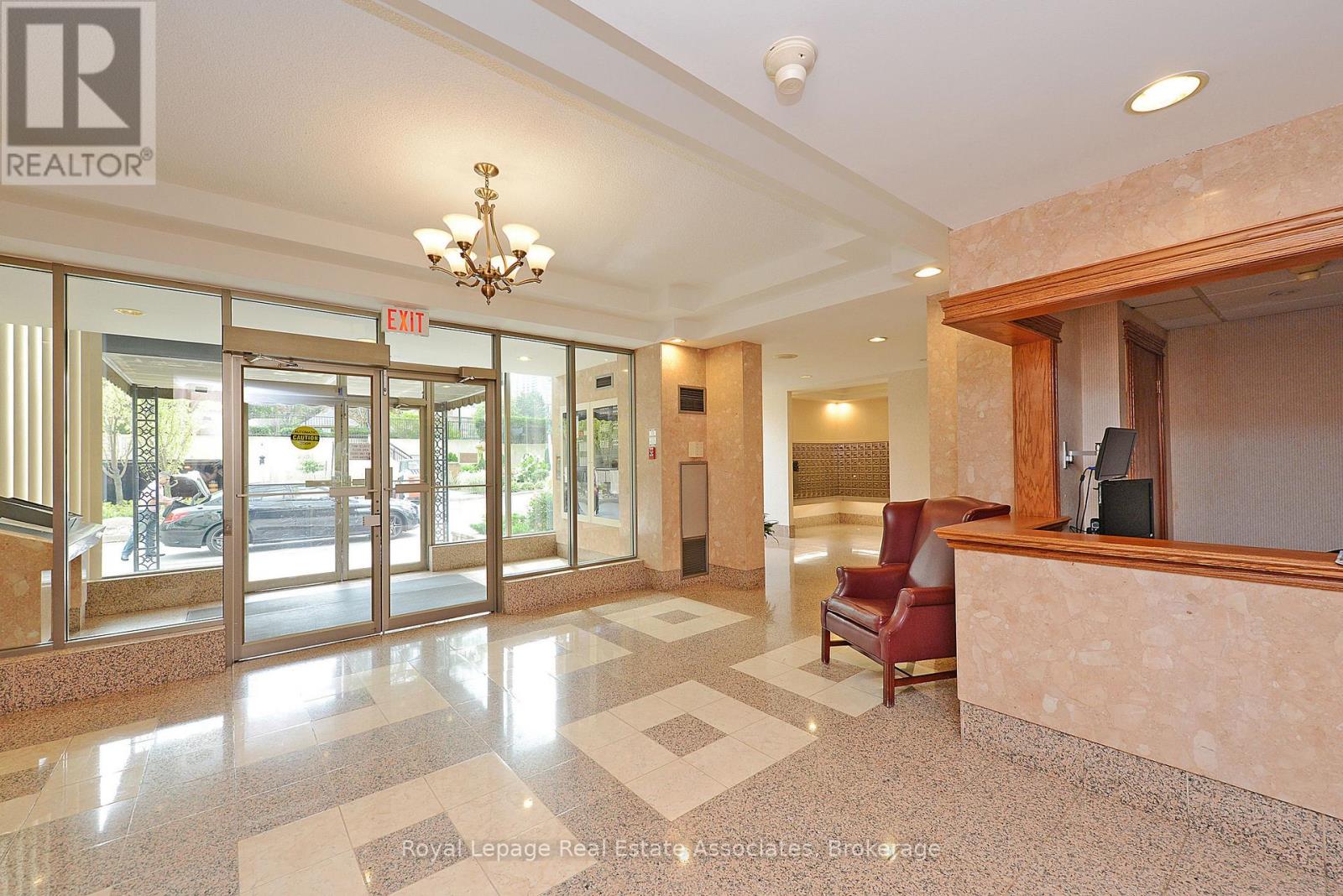 #501 55 ELM DRIVE W - Image 34