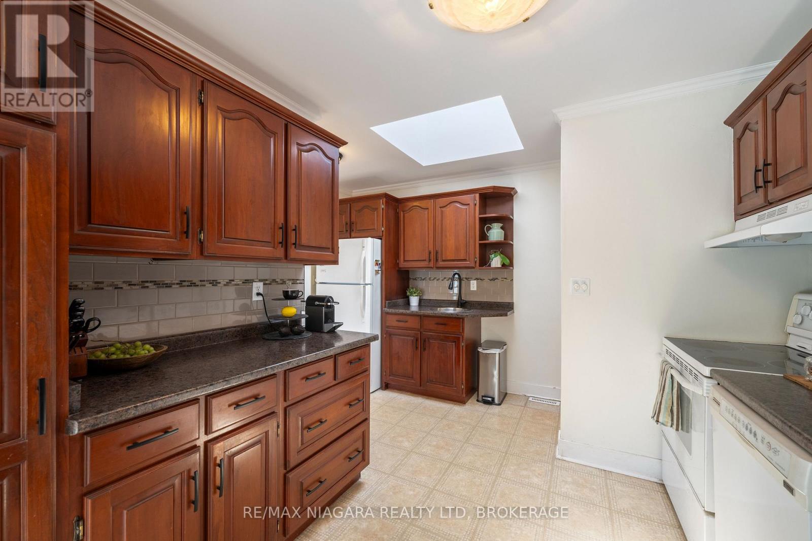 4 MACKIE STREET - 18