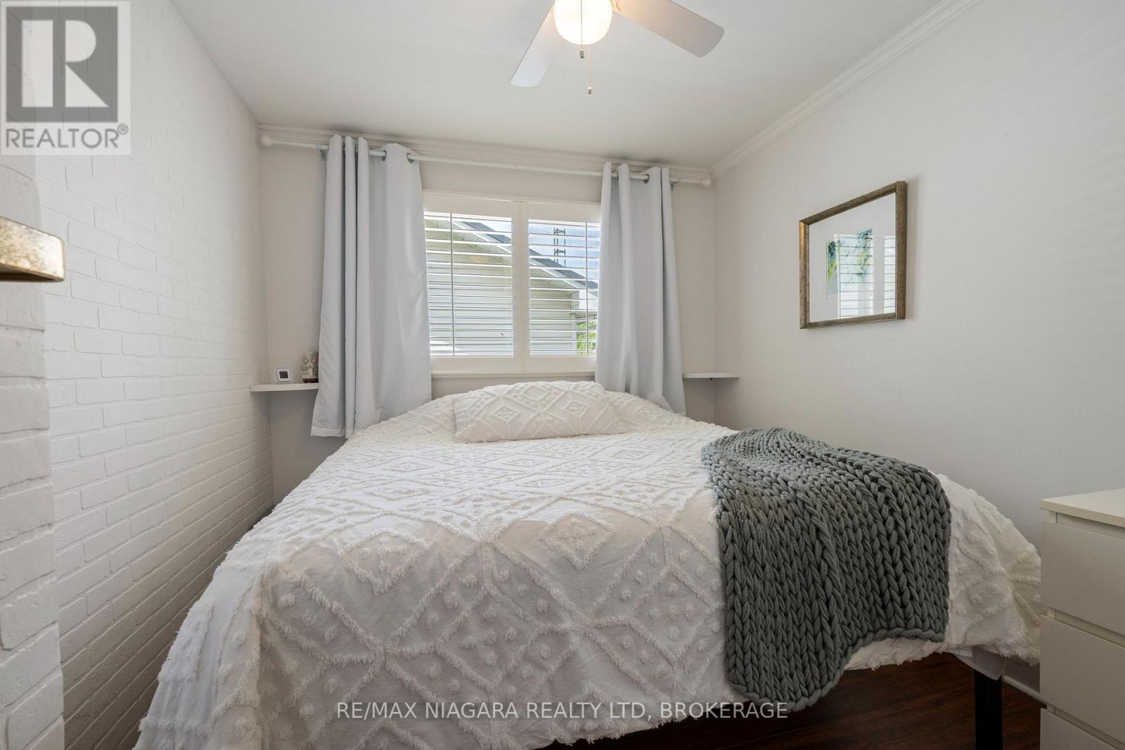 4 MACKIE STREET - 28