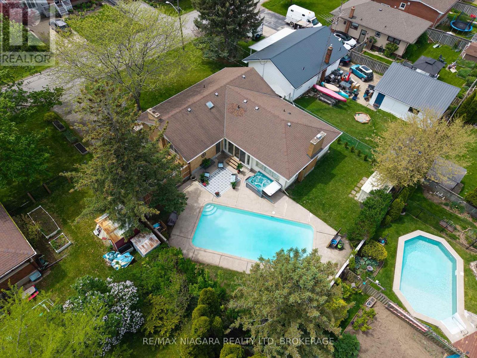 4 MACKIE STREET - Image 37