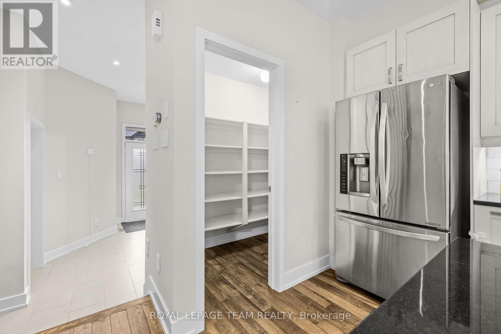 3 Bed, 3 Bath House for Sale in Ottawa – 605 TENNANT WAY, Ottawa – MLS# X13681482 - Image 13