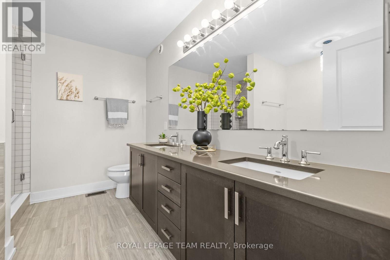3 Bed, 3 Bath House for Sale in Ottawa – 605 TENNANT WAY, Ottawa – MLS# X13681482 - Image 19