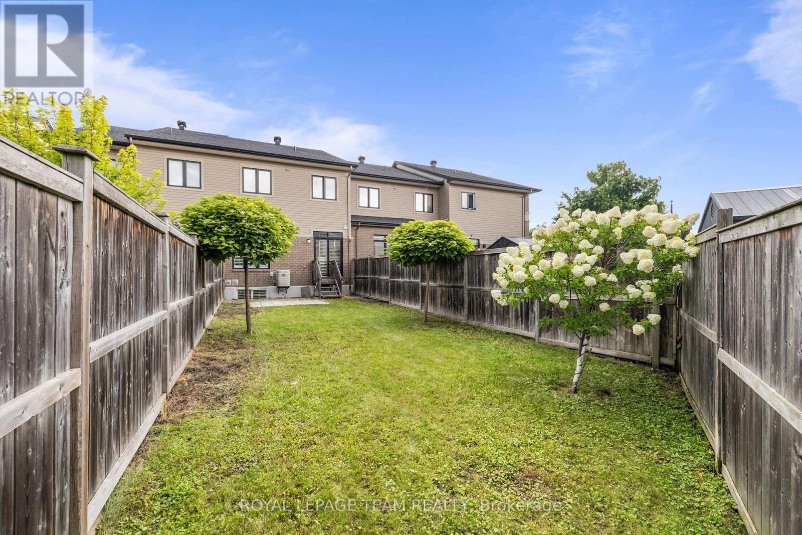 3 Bed, 3 Bath House for Sale in Ottawa – 605 TENNANT WAY, Ottawa – MLS# X13681482 - Image 32