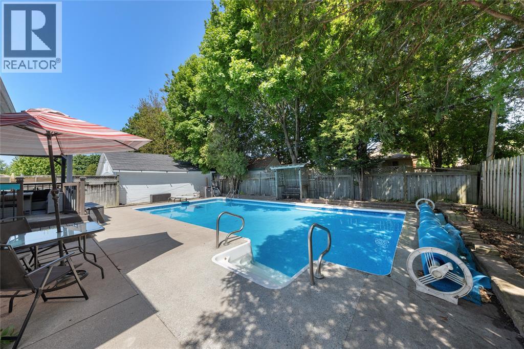 97 Grey CRESCENT - Image 27