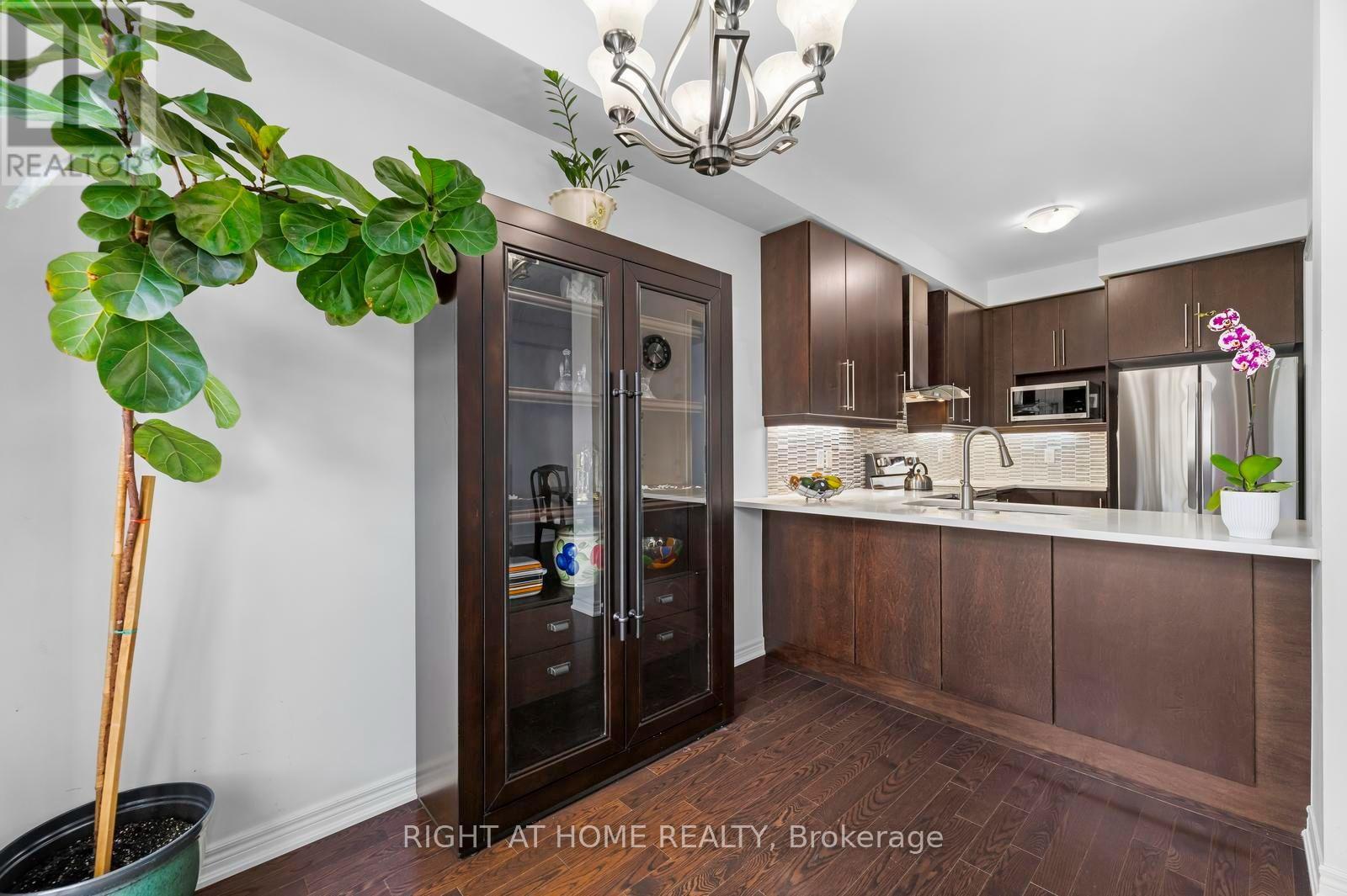 41 COASTLINE DRIVE - 16
