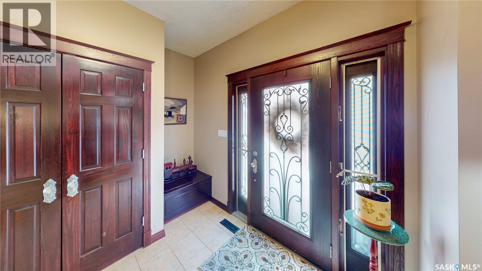 2830 Regina AVENUE - 3