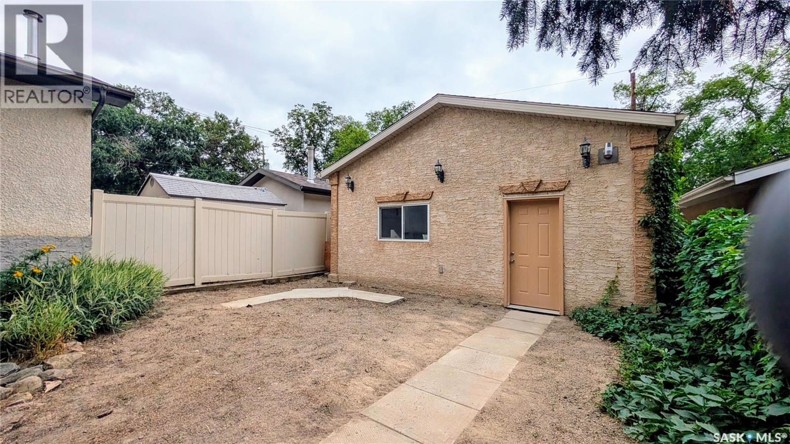 2830 Regina AVENUE - Image 48