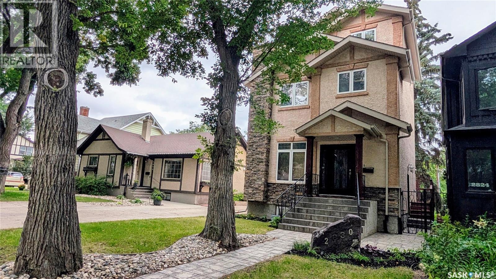 2830 Regina AVENUE - 54