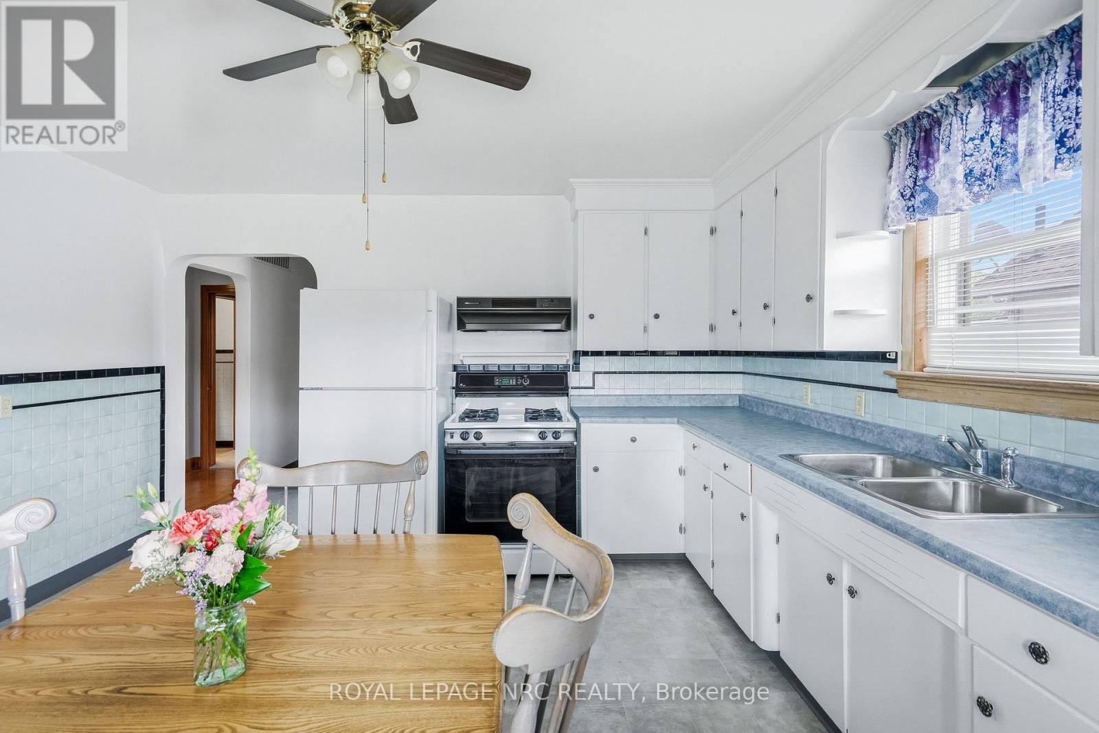 67 WALLACE AVENUE - Image 11