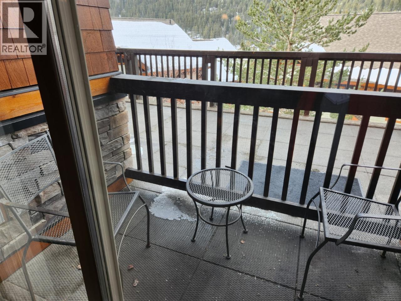 #114C 2049 SUMMIT Drive - Image 11