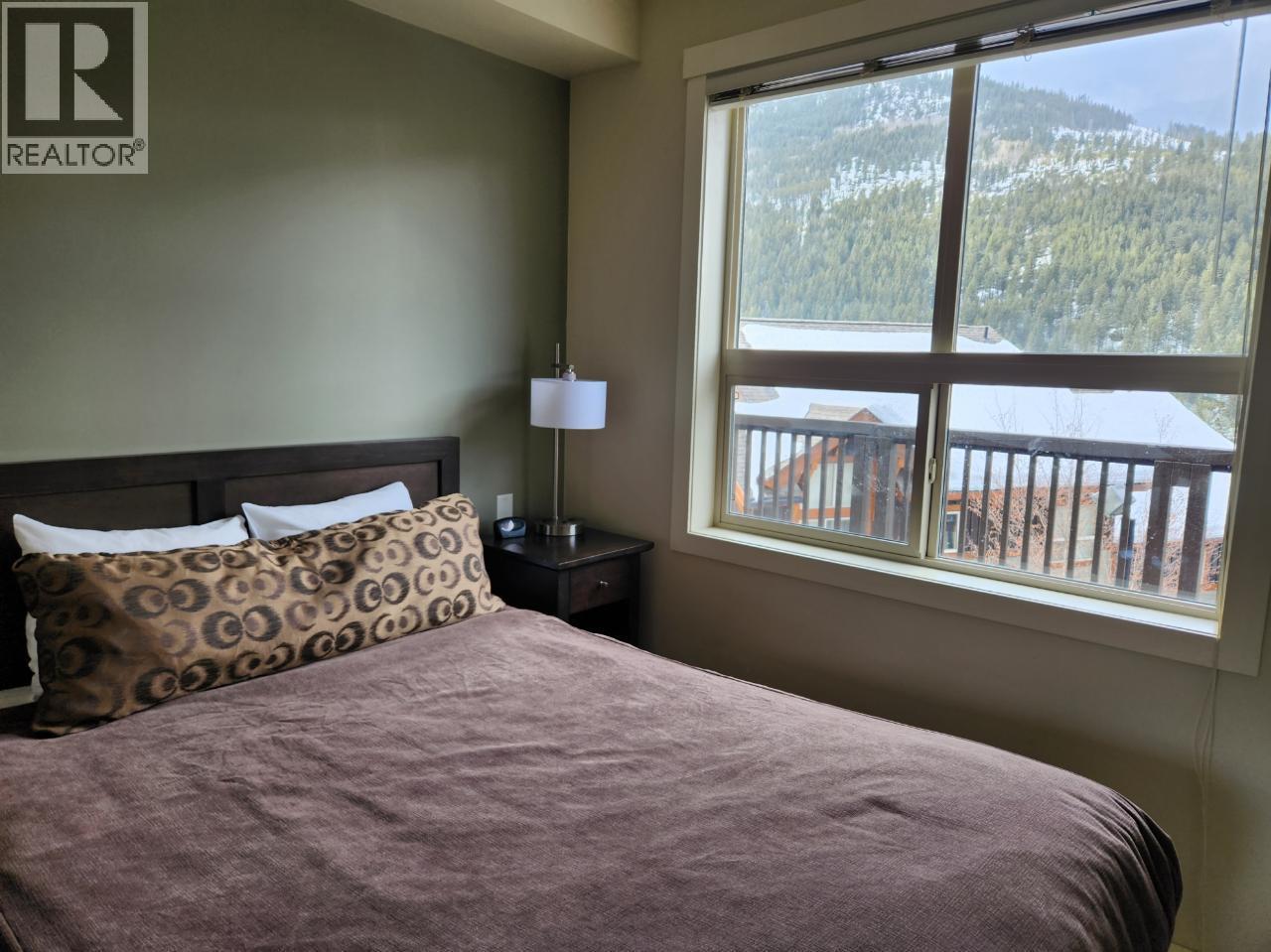 #114C 2049 SUMMIT Drive - Image 6