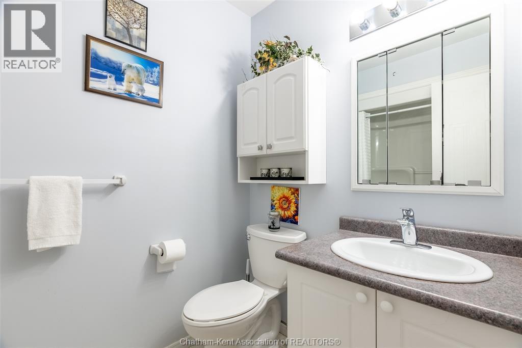 #24 154 Semenyn AVENUE - 13