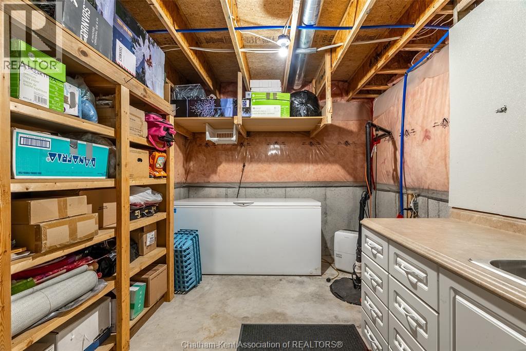 #24 154 Semenyn AVENUE - 27