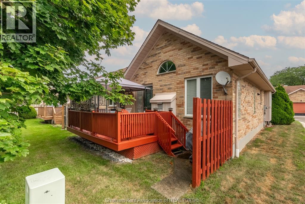 #24 154 Semenyn AVENUE - 28