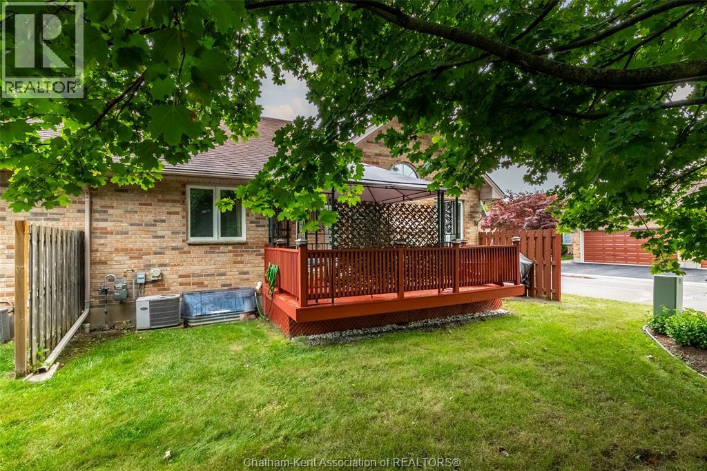#24 154 Semenyn AVENUE - 29