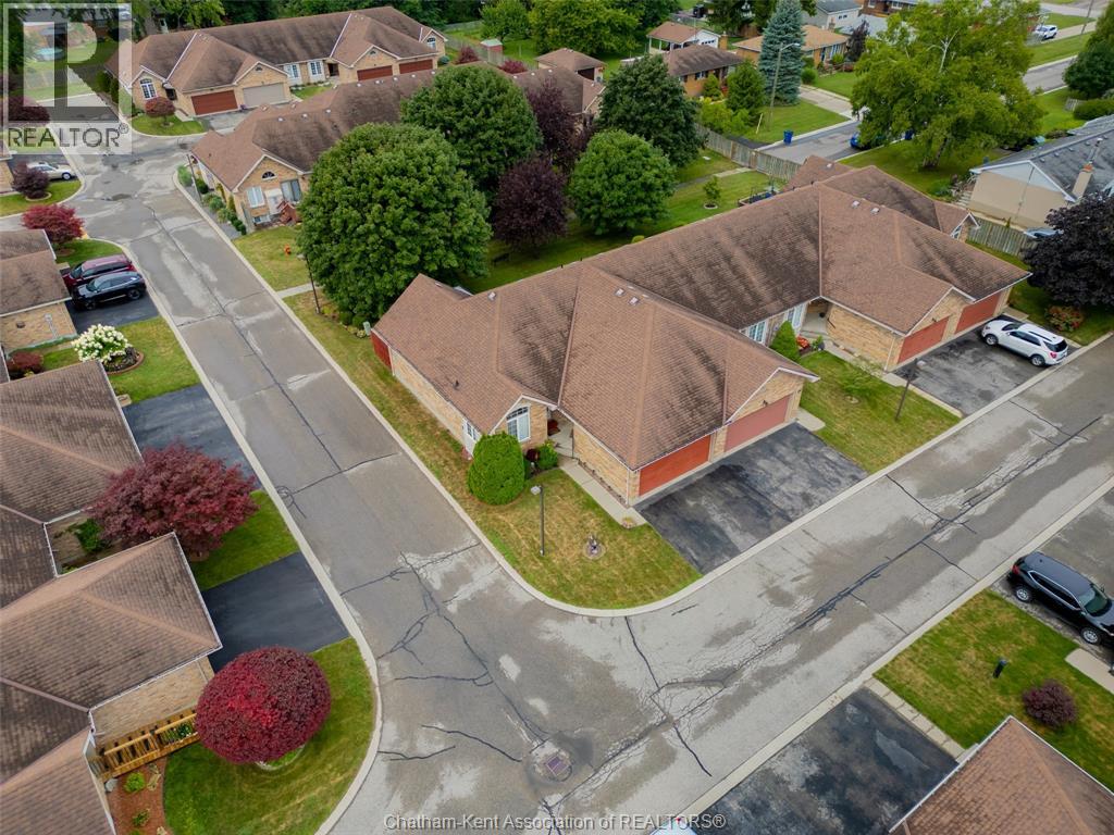 #24 154 Semenyn AVENUE - 32