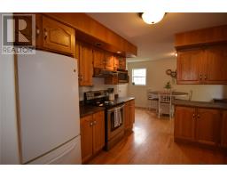 6 Marshall Crescent thumbnail 3