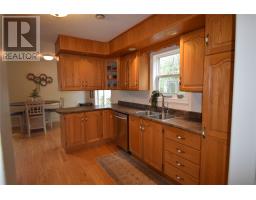6 Marshall Crescent thumbnail 4