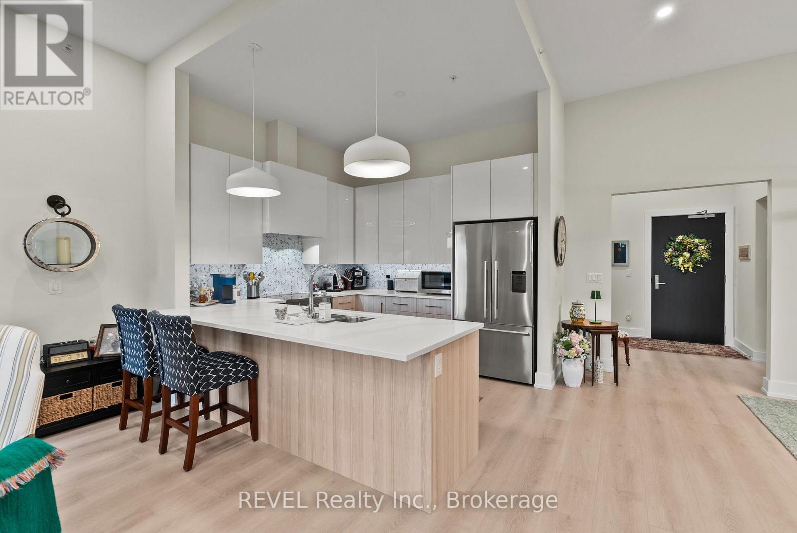 #404 77 YATES STREET - 11