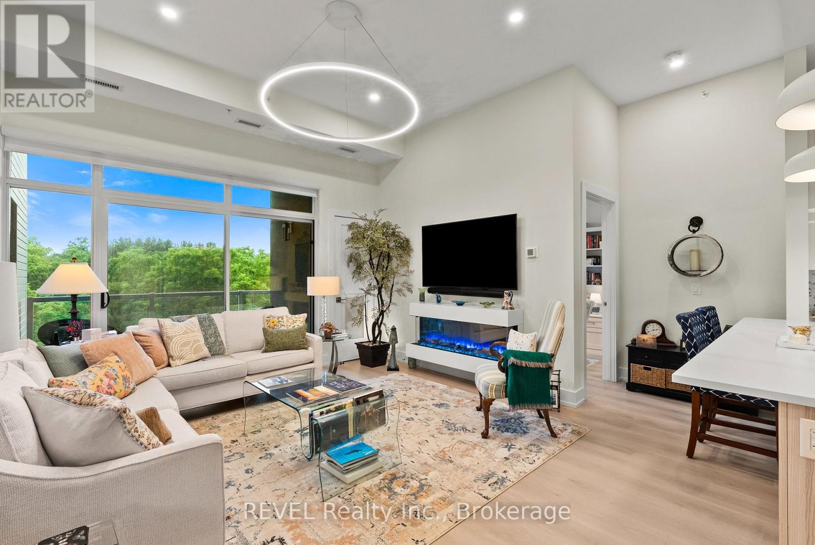 #404 77 YATES STREET - 14