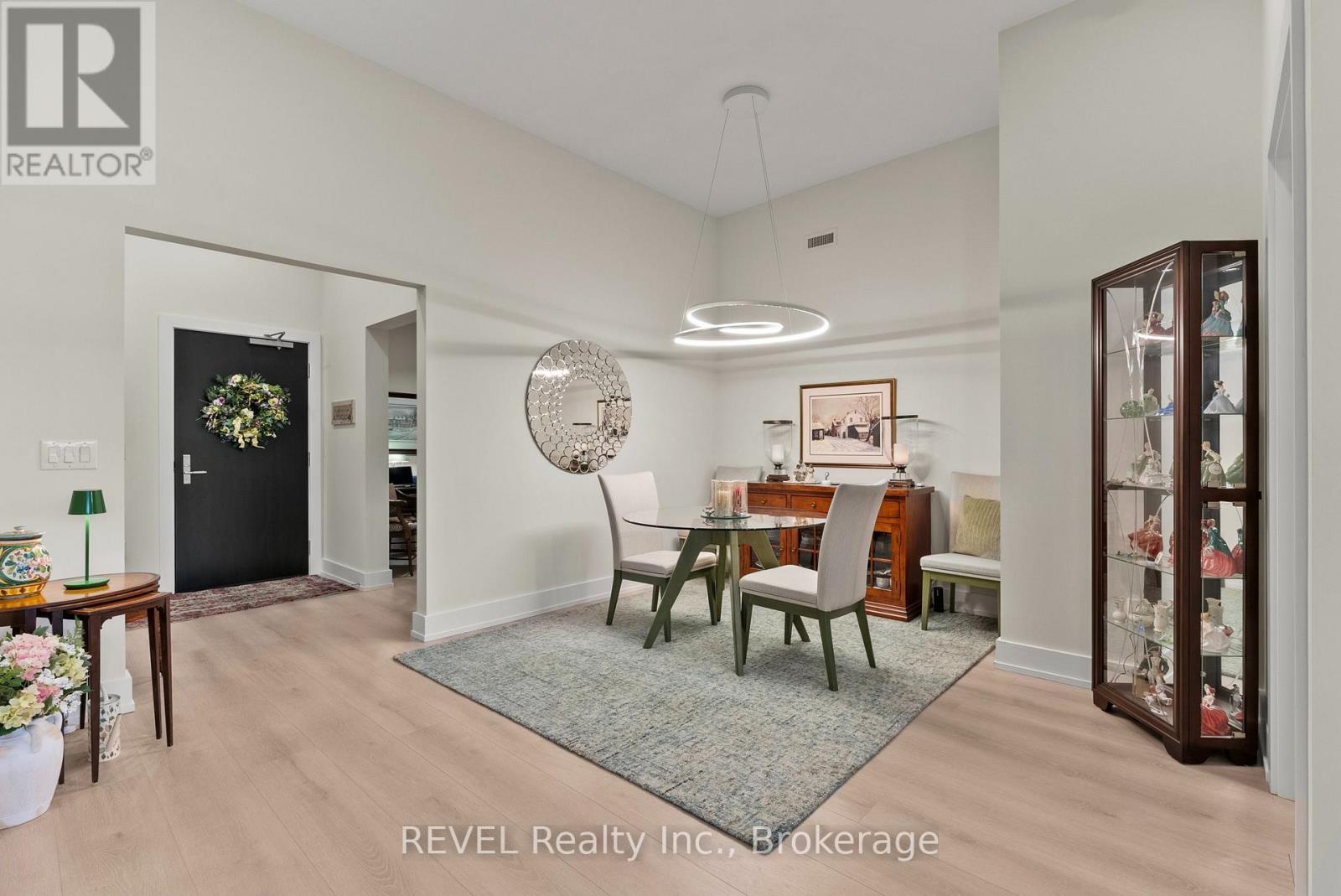 #404 77 YATES STREET - 17